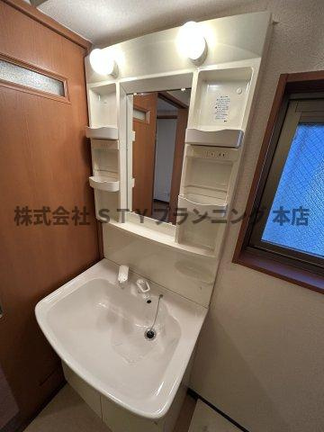 仲介手数料０円！プリミエール川名の独立洗面台