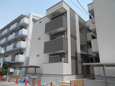 【外観】 | フジパレス西淡路１番館 | ツートンカラーの外観です