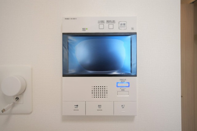 【セキュリティ】 | エスリードレジデンス大阪谷町ザ・マークス | モニター付きインターホンです