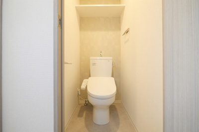 【トイレ】 | エスリードレジデンス大阪谷町ザ・マークス | 落ち着いた色調のトイレです