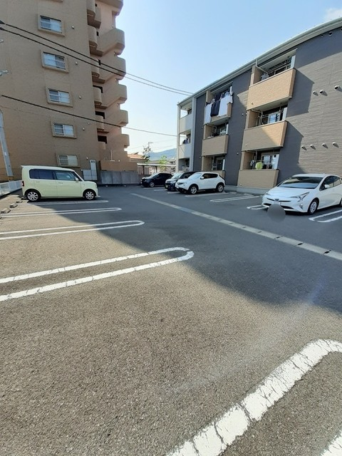 ブローテ　ナベシマ　Ａの駐車場|駐車場