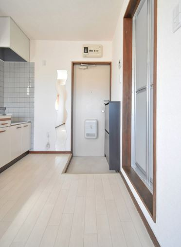 シティベール高良内【10.000円キャッシュバック対象物件】の玄関|収納もある玄関です