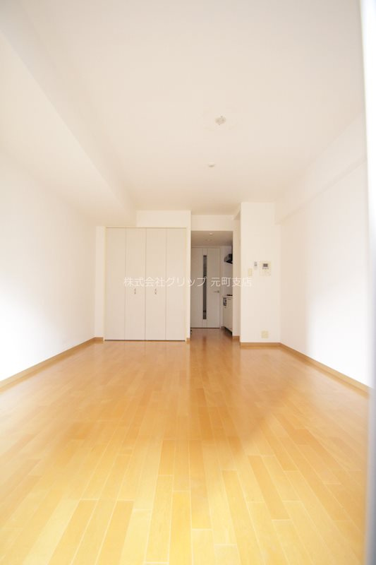 ドゥーエ横濱台町の居間・リビング