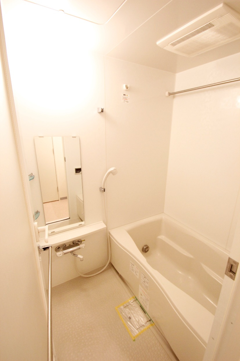 ドゥーエ横濱台町の浴室