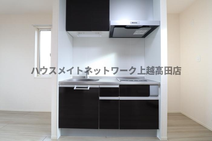 セレーノ ビオラのキッチン|キッチン（同室タイプ２０１号室の画像を掲載）