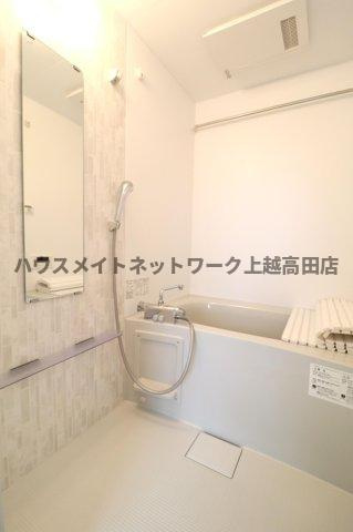 セレーノ ビオラの浴室|浴室（同室タイプ２０１号室の画像を掲載）