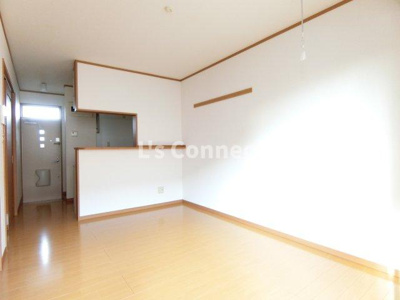 【居間・リビング】 | ＴＫ２２ | ９．８帖のＬＤＫ。カウンターキッチンです。