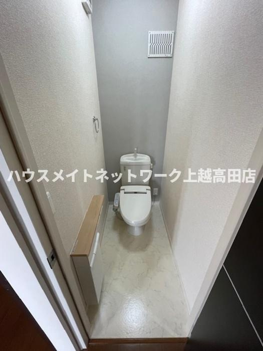 リュミエール Ｃのトイレ|温水洗浄暖房便座