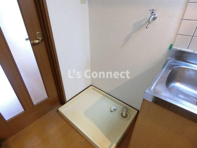 【設備】 | クレール成田 | 室内洗濯機置き場には排水パン付き。