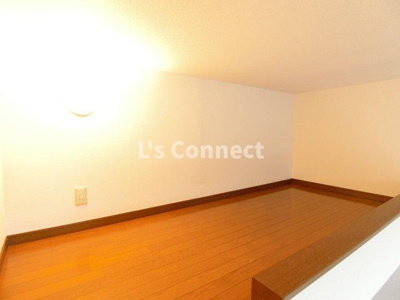 【内装】 | クレール成田 | ロフトはベッド代わりや収納に使えます。