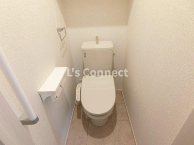 【トイレ】 | Ｒａｙ（レイ） | 温水洗浄便座付きのトイレ。