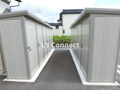 【その他共用部分】 | Ｒａｙ（レイ） | 外物置にはタイヤを収納できます。