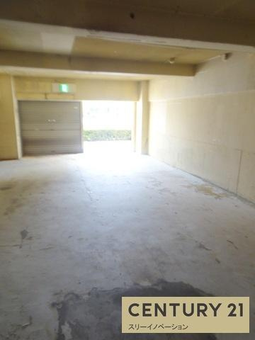 大阪市大正区泉尾４丁目の店舗一部の内装|１階倉庫部分・車庫でも使用可能！