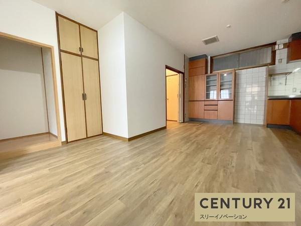 北村1丁目中古戸建の居間・リビング|※リフォーム前の写真です