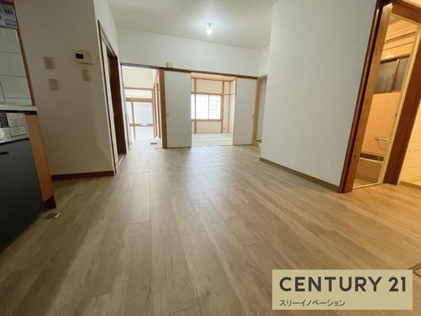 北村1丁目中古戸建の居間・リビング|※リフォーム前の写真です