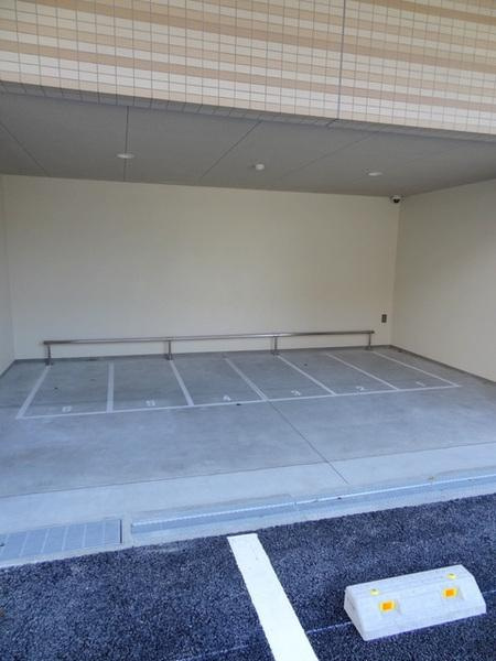 スプランディッド大阪ＷＥＳＴのその他共用部分|敷地内バイク置き場！