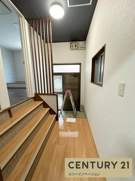 北村2丁目中古戸建の玄関|広々玄関スペース！