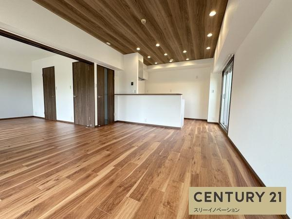 昭和山第２コーポ２号棟の居間・リビング