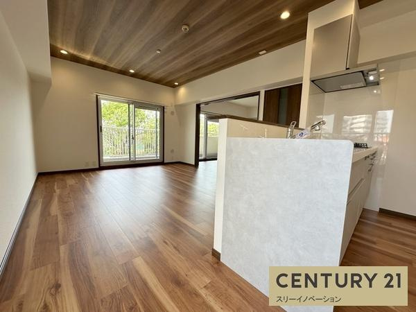 昭和山第２コーポ２号棟の居間・リビング