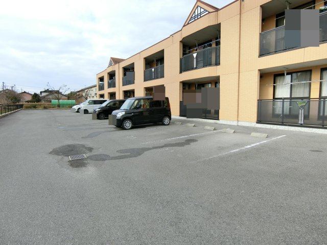 サンフラワーの駐車場