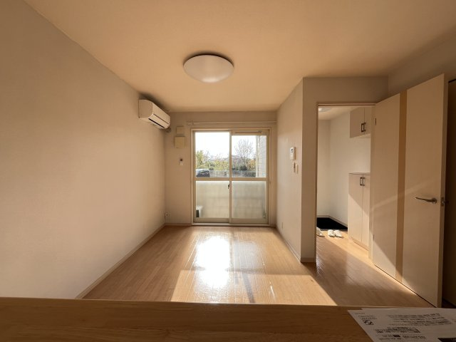 アース・カラーの居間・リビング