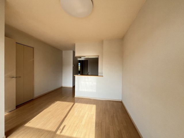 アース・カラーの居間・リビング