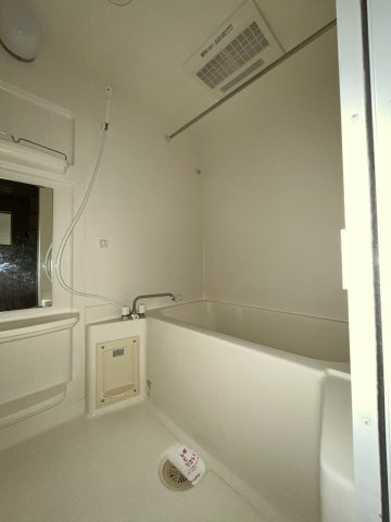 アース・カラーの浴室