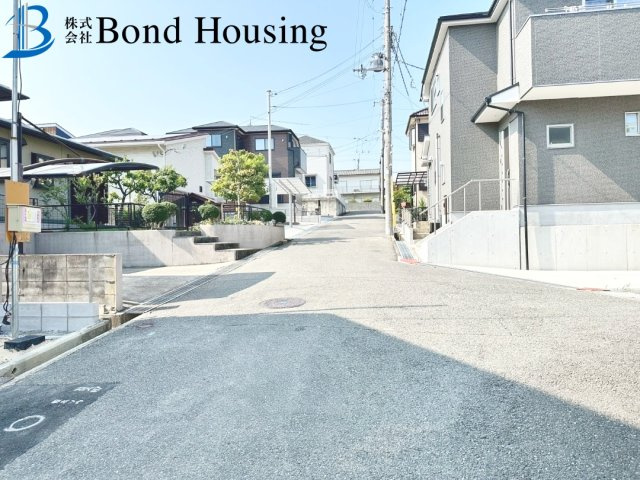 明石市大久保町山手台２丁目の新築一戸建の駐車場