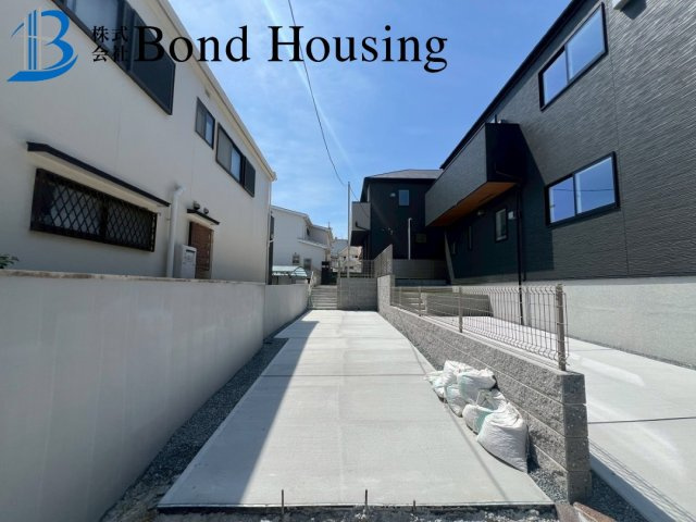 明石市大久保町山手台２丁目の新築一戸建の駐車場