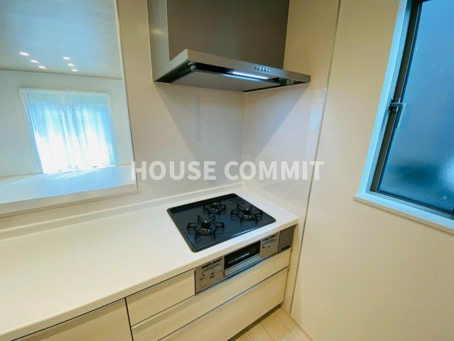 成田市玉造Ⅲ　Ｂ号棟　新築戸建て全2棟のキッチン