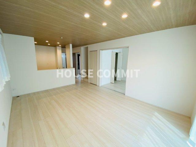 成田市玉造Ⅲ　Ｂ号棟　新築戸建て全2棟の居間・リビング