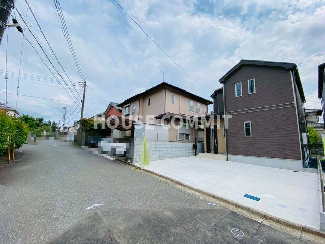成田市玉造Ⅲ　Ｂ号棟　新築戸建て全2棟の前面道路含む現地写真