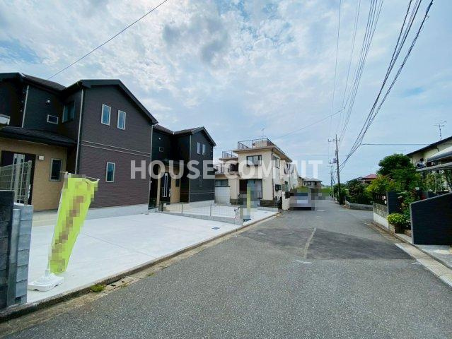 成田市玉造Ⅲ　Ｂ号棟　新築戸建て全2棟の前面道路含む現地写真