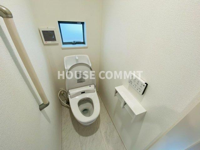 成田市玉造Ⅲ　Ｂ号棟　新築戸建て全2棟のトイレ