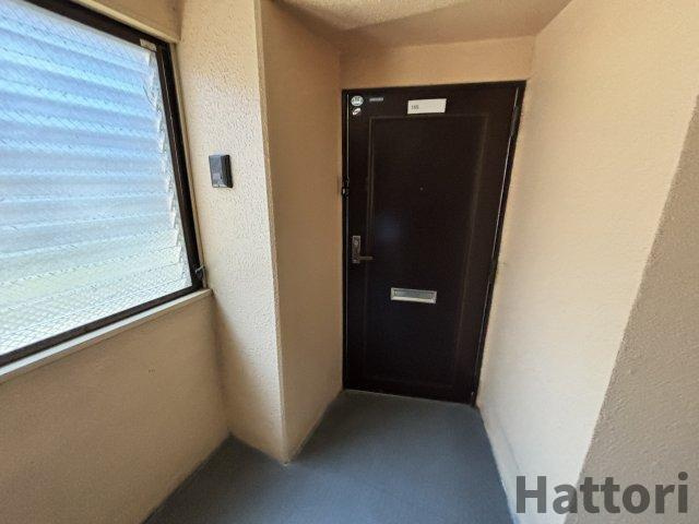 ロイヤルコート上池田の玄関