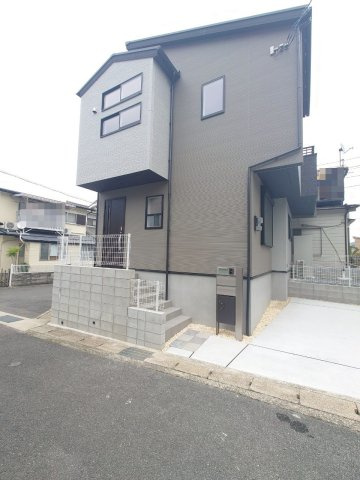 ◆角地限定１棟◆収納豊富な４ＬＤＫ◆並列駐車２台可(車種による)◆亀岡市篠町森下宮ノ谷の外観|外観