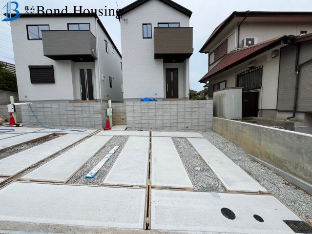 駐車並列2台　WIC付き　垂水区本多聞６丁目 １号地 新築戸建ての駐車場