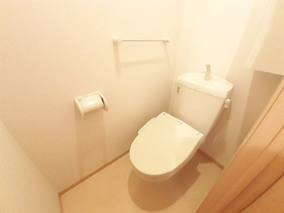 【トイレ】 | ラ・カンパネラ | 清潔感のあるトイレです