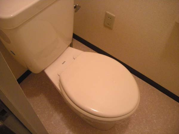 グランドール岸和田のトイレ|シンプルで使いやすいトイレです