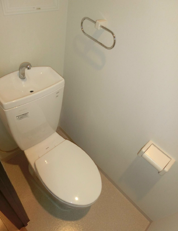 エミネンスコートのトイレ|ゆったりとした空間のトイレです