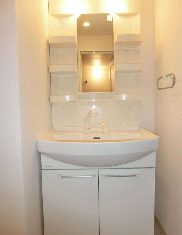 エミネンスコートの独立洗面台|独立洗面化粧台が付いています