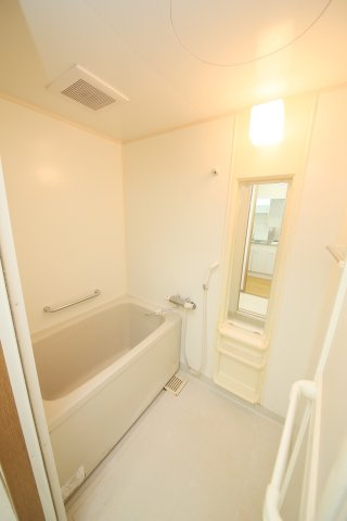 youngleavesの浴室|別部屋同一間取りのお写真となります。