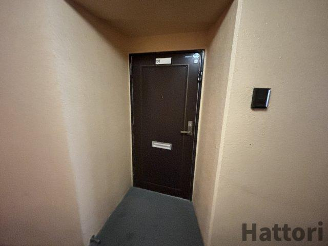 ロイヤルコート上池田の玄関