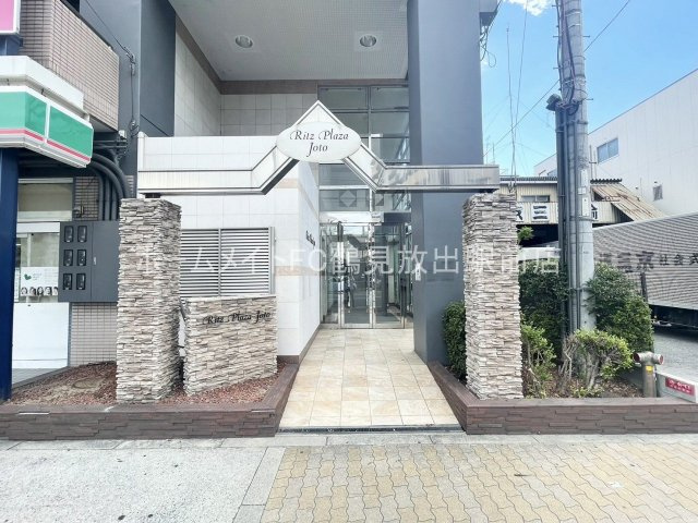 大阪市城東区古市１丁目の賃貸マンションのエントランス