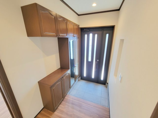 木津川市木津川台7丁目中古戸建ての玄関