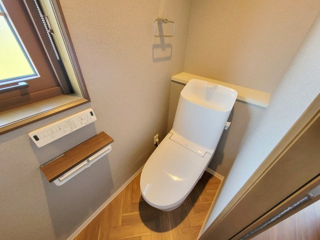 木津川市木津川台7丁目中古戸建てのトイレ