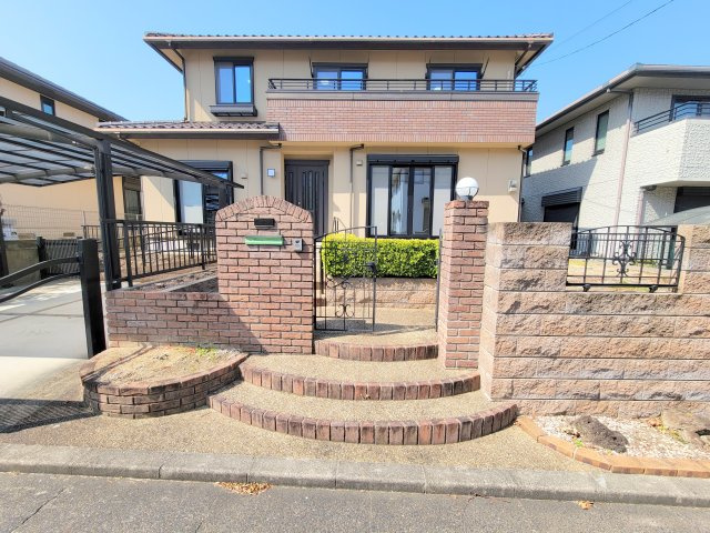 木津川市木津川台7丁目中古戸建てのエントランス