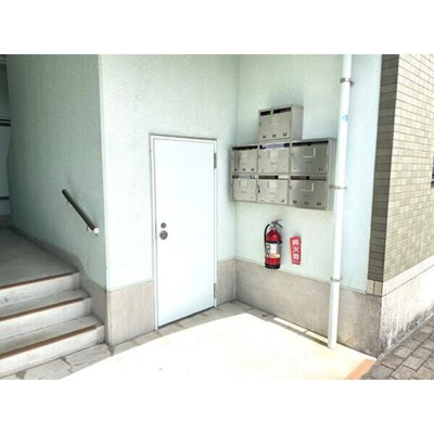 【エントランス】 | メゾン東側