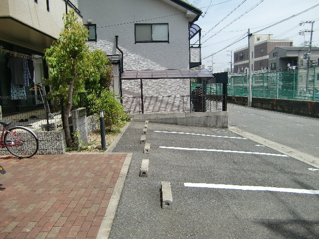 シャルマン岩屋の駐車場