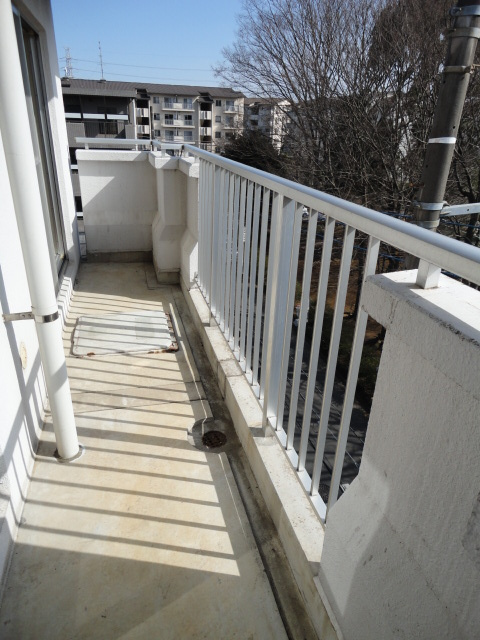 鶴ヶ島市松ヶ丘５丁目の賃貸マンションのバルコニー|退去前なので、同間取り写真となります。